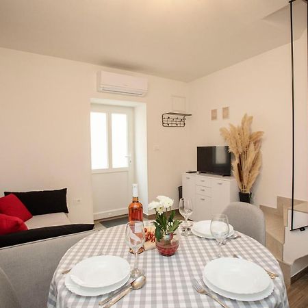 Studio Apartman Amalie Pazin Eksteriør bilde