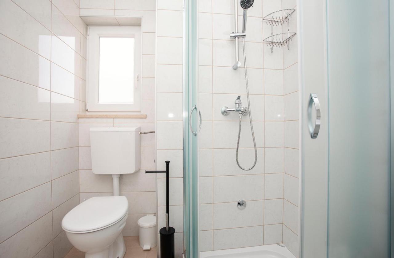 Studio Apartman Amalie Pazin Eksteriør bilde
